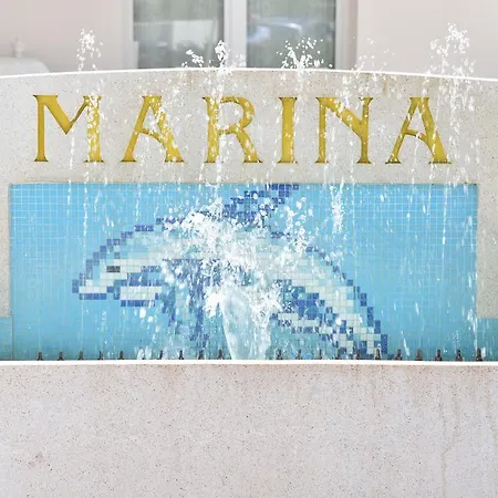 Marina ホテル