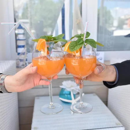 玛瑞娜酒店 3* 里乔内